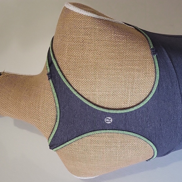 Lululemon Athletica grey racer back athletic top in size 6 - Picture 7 of 11